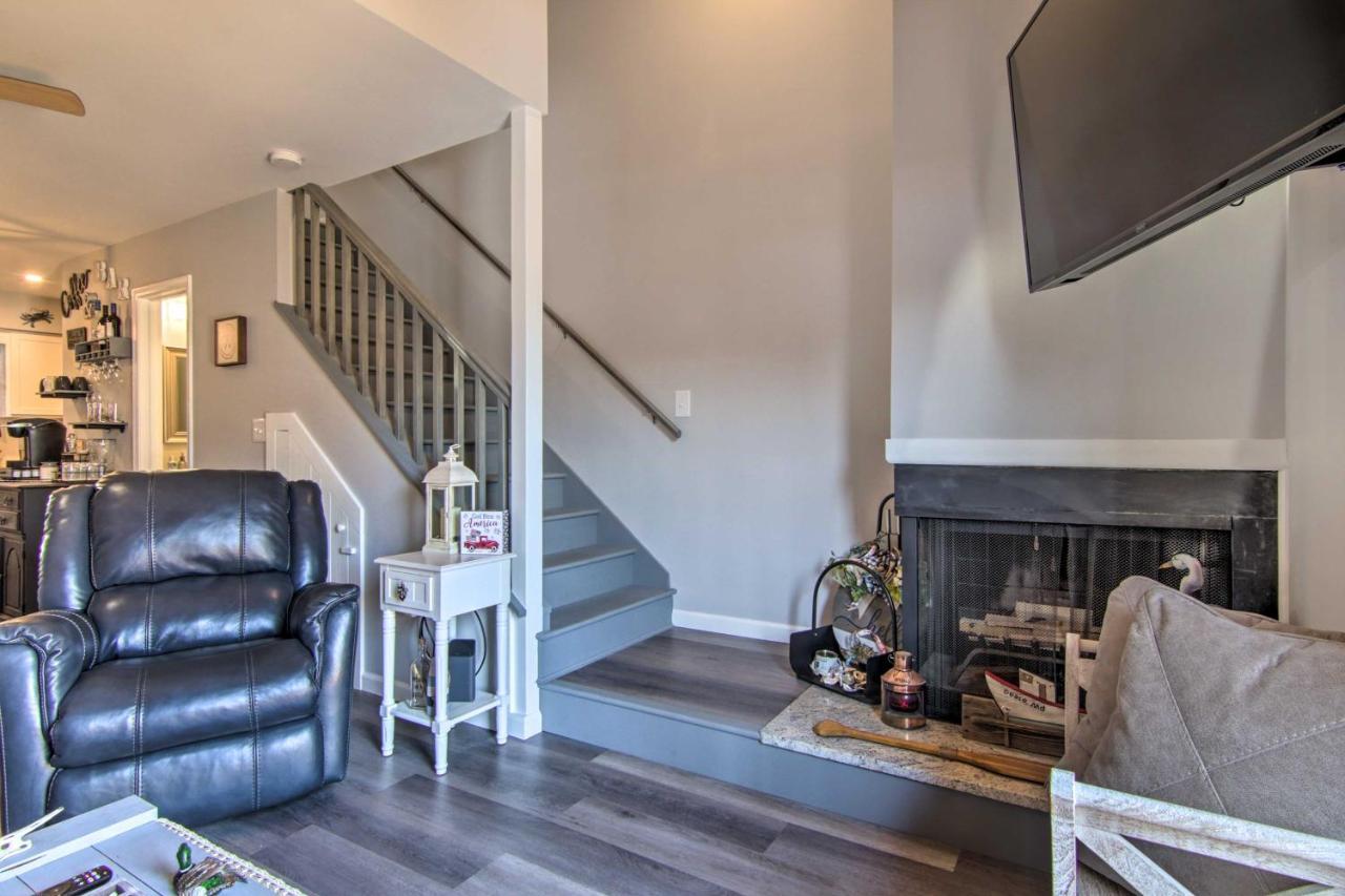 Airy Ocean City Condo On Canal Front With Deck! Exterior foto